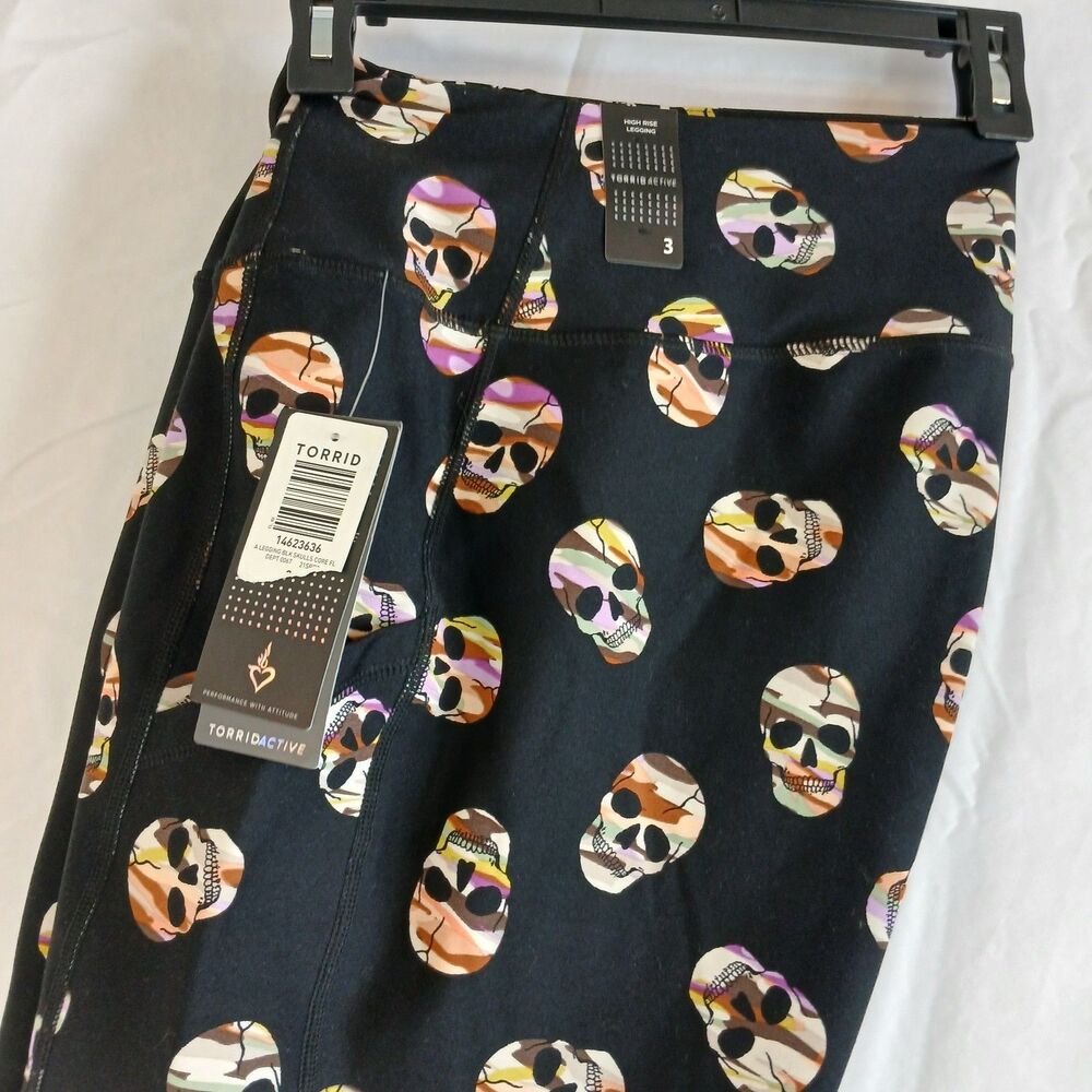 Torrid Activewear Leggings Black Skull Pattern NWT Sz 3X Yoga Gym Workout Casual - Picture 4 of 8